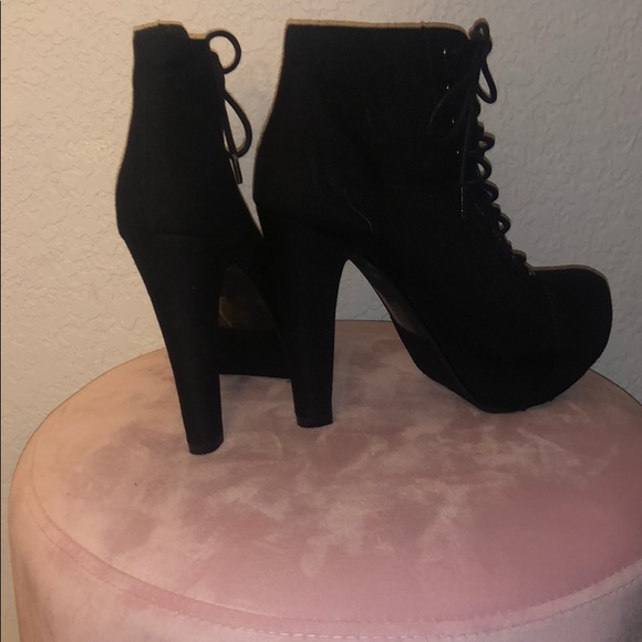 Heels - Picture 1 of 4